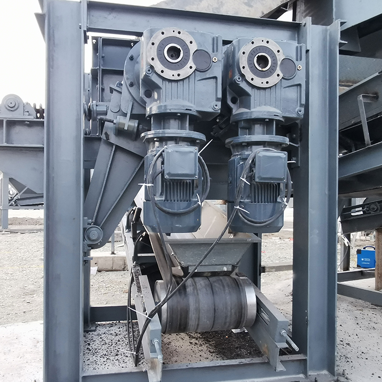 大塊瀝青破碎機(圖7) 大塊瀝青破碎機(圖7)